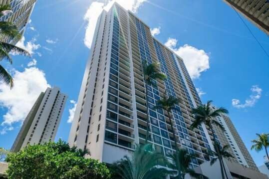Deluxe Panoramic Mountain View Condo - 37Th Floor, Free Parking & Wifi Condo Honolulu Exterior photo