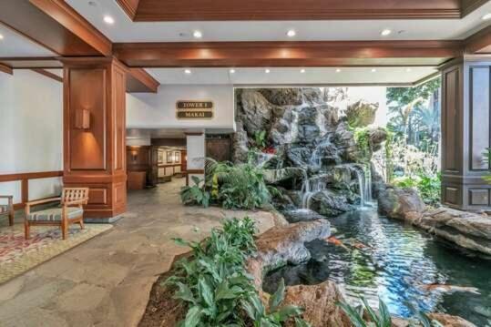 Deluxe Panoramic Mountain View Condo - 37Th Floor, Free Parking & Wifi Condo Honolulu Exterior photo